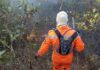 Bombeiros tendo muito trabalho de combate incêndio na região