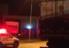 Bandidos rendem caminhoneiro e levam cerca de 3 toneladas de carne durante madrugada