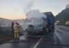 INCENDIO ATINGE CABINE DE CARRETA E VEGETAÇÃO AS MARGENS DE RODOVIA