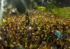 “Lafaietenses superlotaram” Praça do Cristo para receber os deputados eleitos Eduardo Bolsonaro, Nikolas Ferreira e Bruno Engler