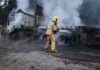 Bombeiros de Conselheiro Lafaiete realizam combate a incêndio em Carreta, em Pedra do Sino.
