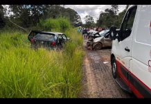 Colisão frontal entre dois veículos automotores deixa duas vítimas fatais na rodovia que liga Queluzito